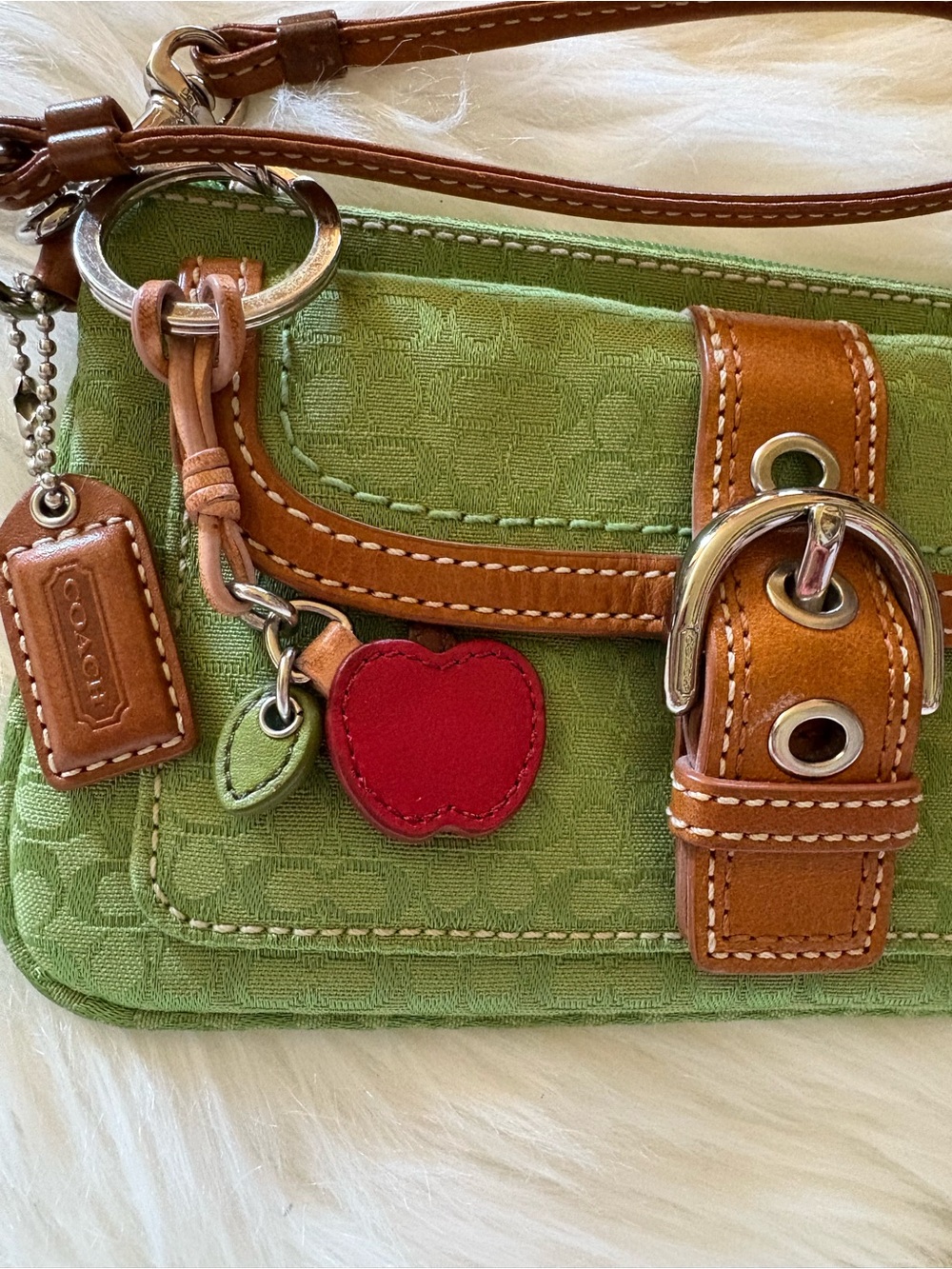 VINTAGE COACH Y2K GREEN SIGNATURE C SOHO JACQUARD AND LEATHER WRISTLET & KEYFOB - Picture 3 of 14